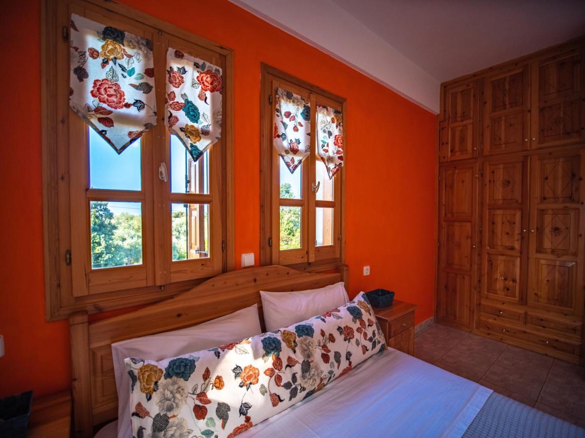 Orange House For Big Families In Damouchari - Delicious Houses Exteriér fotografie