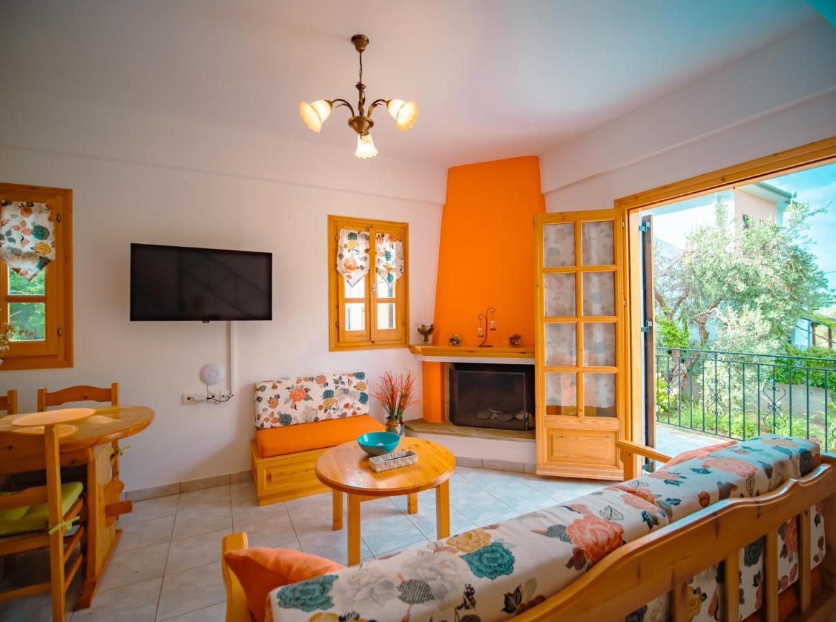 Orange House For Big Families In Damouchari - Delicious Houses Exteriér fotografie