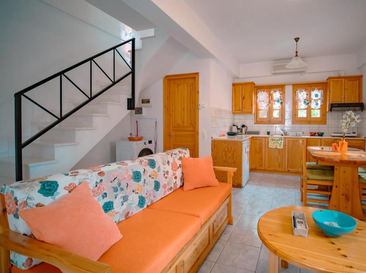 Orange House For Big Families In Damouchari - Delicious Houses Exteriér fotografie