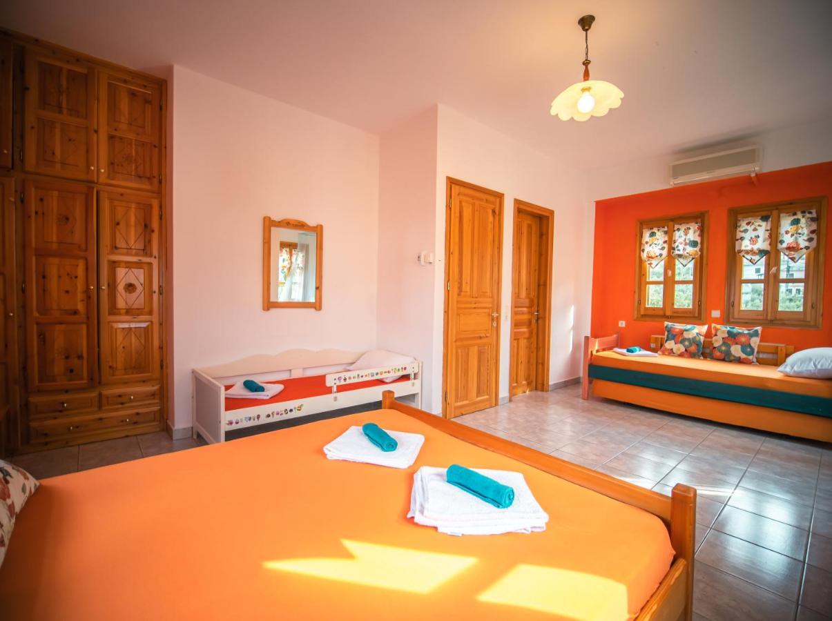 Orange House For Big Families In Damouchari - Delicious Houses Exteriér fotografie