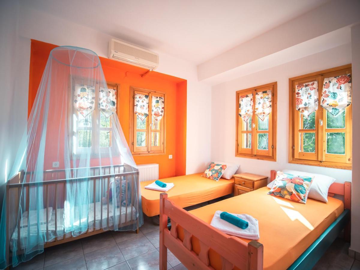 Orange House For Big Families In Damouchari - Delicious Houses Exteriér fotografie