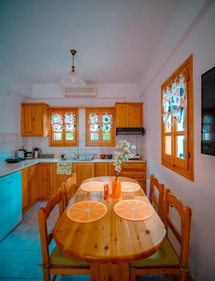 Orange House For Big Families In Damouchari - Delicious Houses Exteriér fotografie