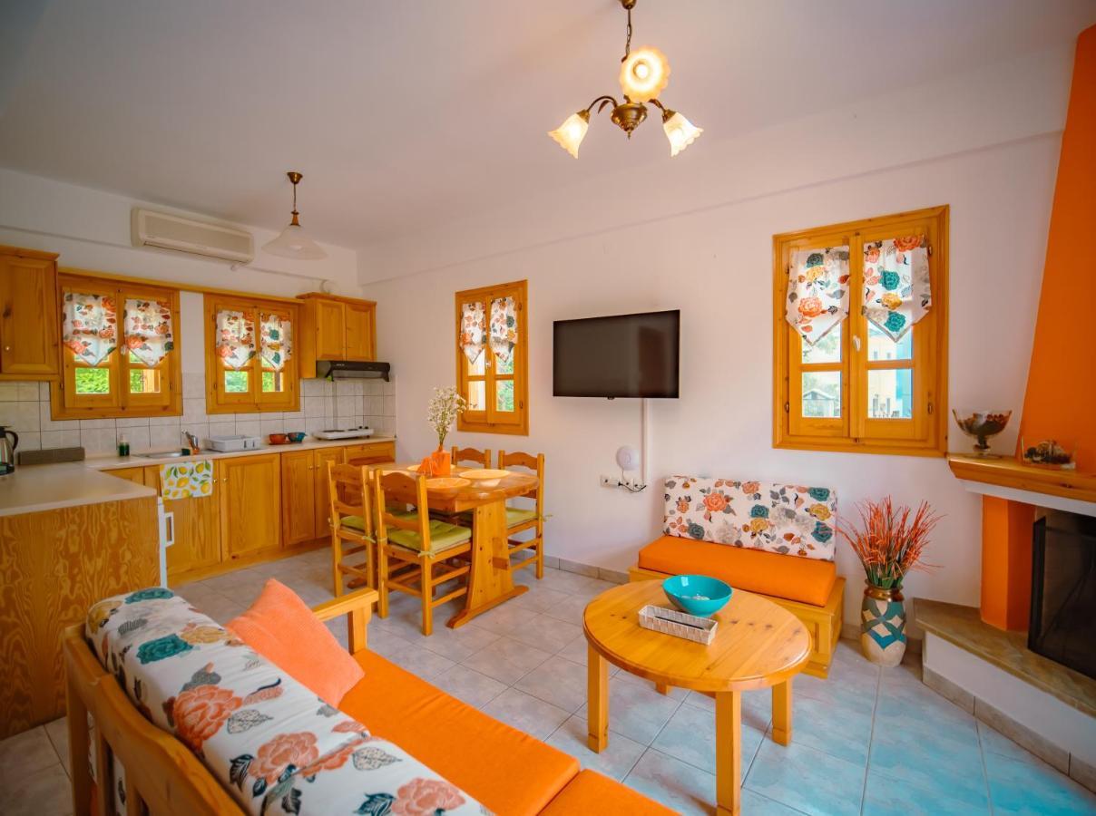 Orange House For Big Families In Damouchari - Delicious Houses Exteriér fotografie